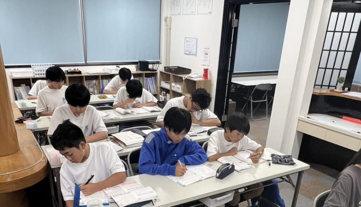 葵2年　自習室